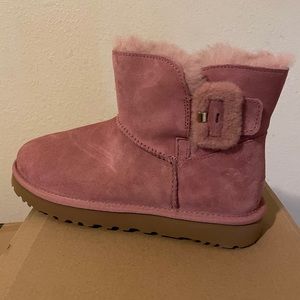 UGG Mini Bailey Fluff Buckle Boot